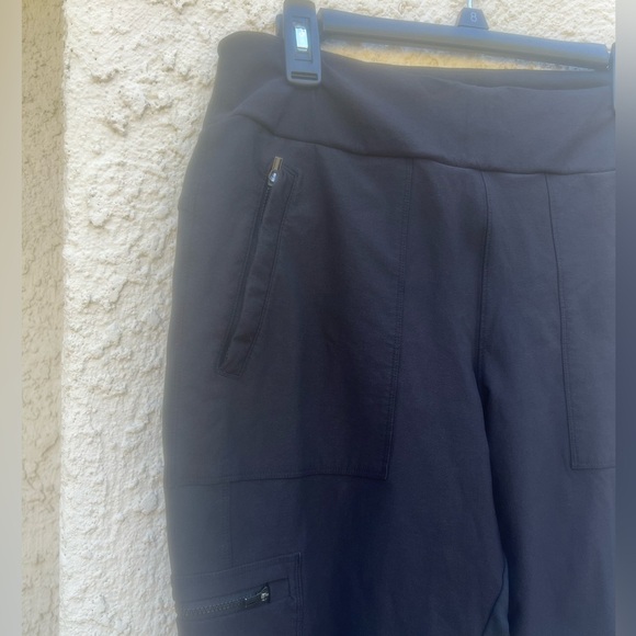 Athleta Headlands Hybrid High Rise Cargo Black Legging Women's Size 16 - Picture 3 of 11
